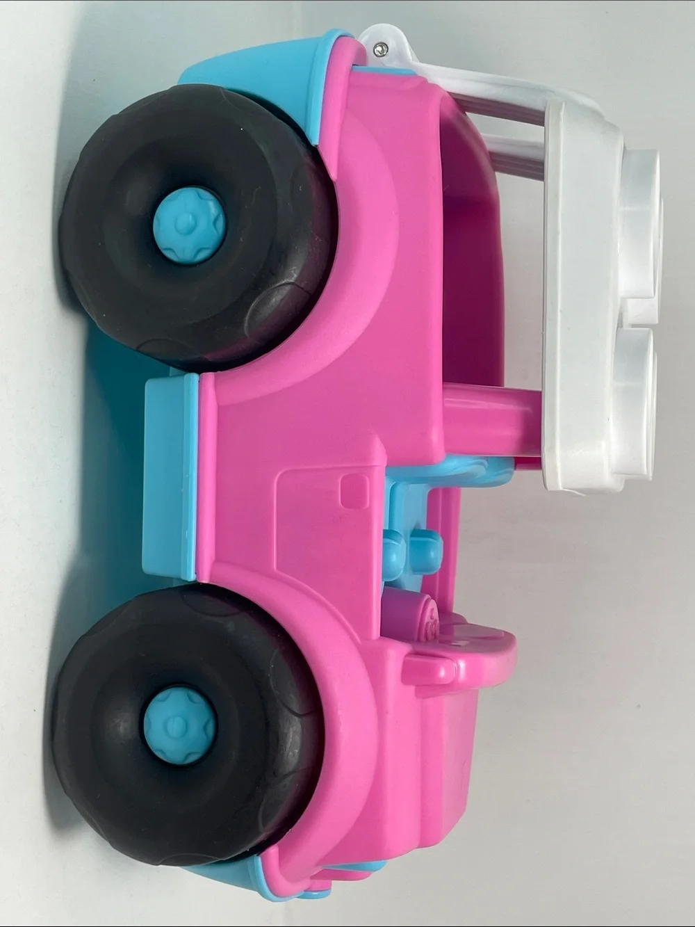 Fisher-Price Little People Pink Adventure Jeep SUV 2010 with 2 figures